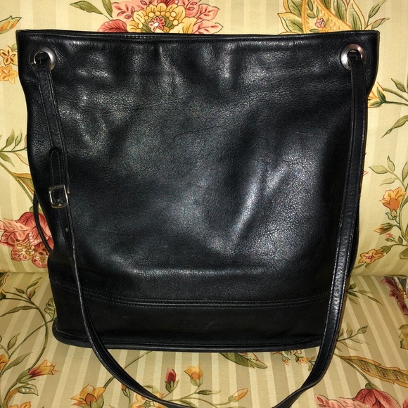 Coach Handbags - Vintage Coach Leather Shopper Tote NYC